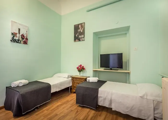 Konukevi Rooms77 Centro Storico 3*