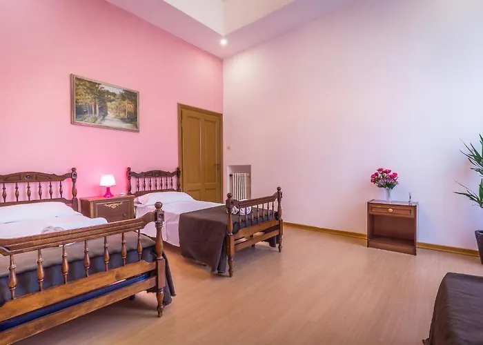 Rooms77 Centro Storico 게스트하우스 3*