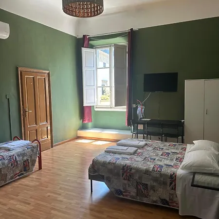 بيت ضيافة Rooms77 Centro Storico 3*